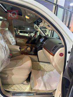 تۆیۆتا لاند کروزەر